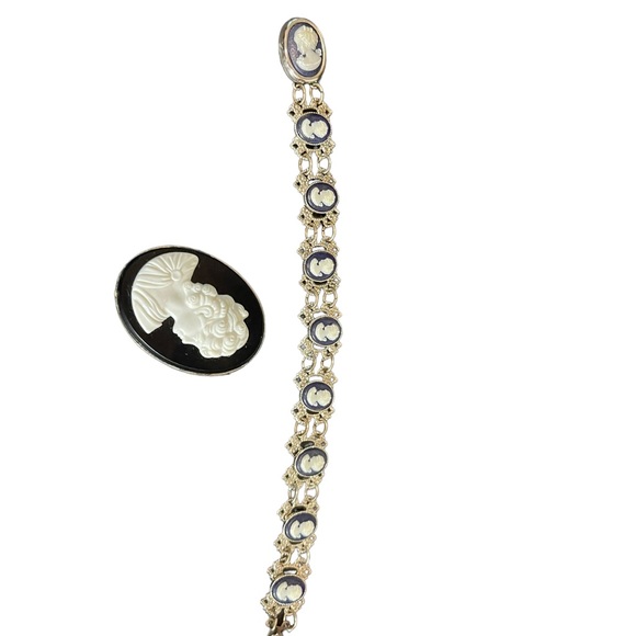 Vintage resin Cameo pairing brooch & bracelet silver finish - Picture 9 of 10